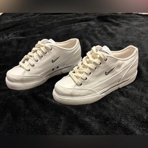 Vintage Nike Retro GTS 2003 White/Navy 143014-141 Size 7 NWOB RARE